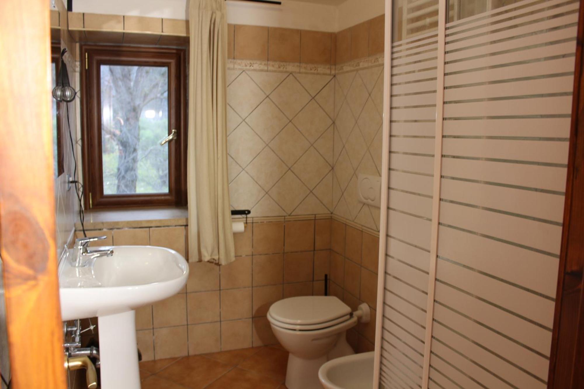 Agriturismo Incantesimo Del Lago Salto Varco Sabino Eksteriør billede